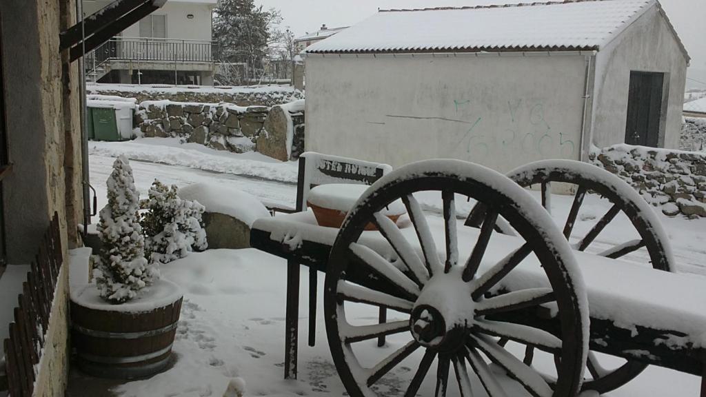 Hotel Rural La Dehesilla Barajas de Gredos Exterior foto